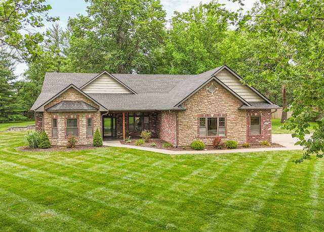 Property at 315 W Proctor St, Sturgeon, MO 65284, 3 beds, 2 baths