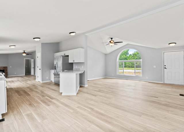 Property at 1271 County Rd #2445, Huntsville, MO 65259, 4 beds, 2 baths