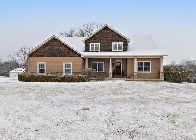 Property at 7047 N Meadow Dr, Fulton, MO 65251, 5 beds, 3.5 baths