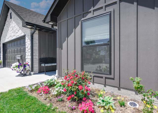 Property at 6001 Tamarack Dr, Columbia, MO 65203, 4 beds, 2 baths