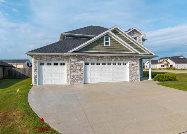 Property at 3504 Delwood Dr, Columbia, MO 65202, 4 beds, 2.5 baths