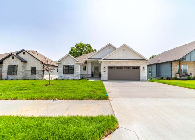 Property at 5104 Modesto Dr, Columbia, MO 65203, 4 beds, 3 baths