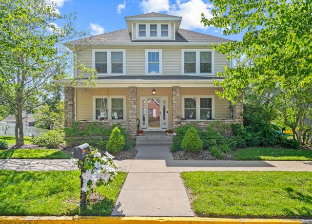 Property at 2203 Cherry Hill Dr, Columbia, MO 65203, 5 beds, 3.5 baths