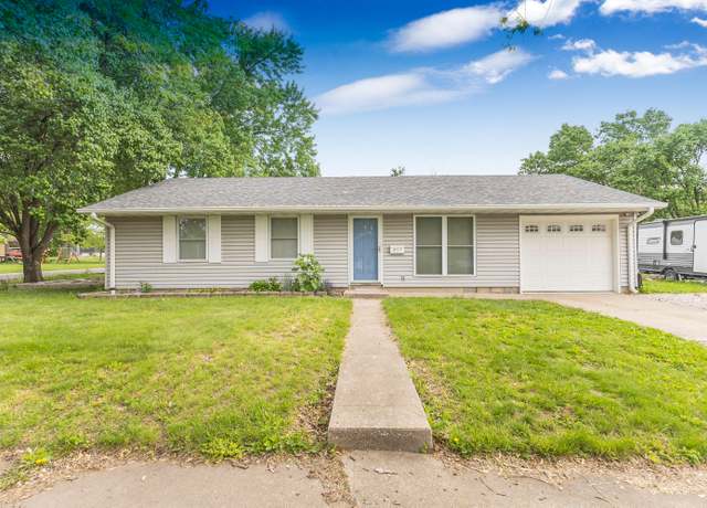 Property at 401 Fulton Ave, Moberly, MO 65270, 3 beds, 1 bath
