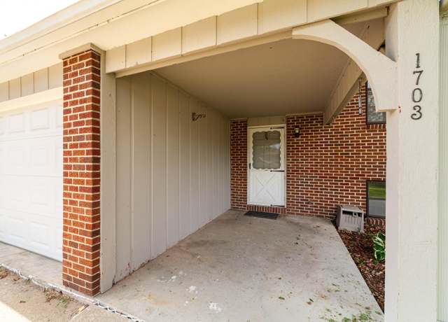Property at 1703 N Aspen Cir, Columbia, MO 65202, 3 beds, 1.5 baths