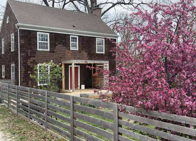 Property at 707 W Rollins Rd, Columbia, MO 65203, 4 beds, 1.5 baths