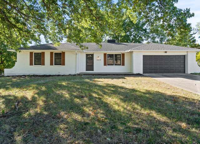 Property at 1513 S Waterford Dr, Columbia, MO 65203, 3 beds, 2 baths