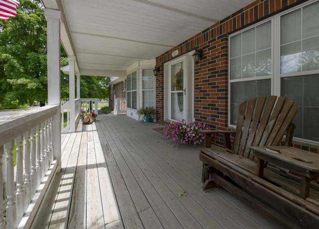 Property at 705 Redwood Dr, Ashland, MO 65010, 3 beds, 3 baths