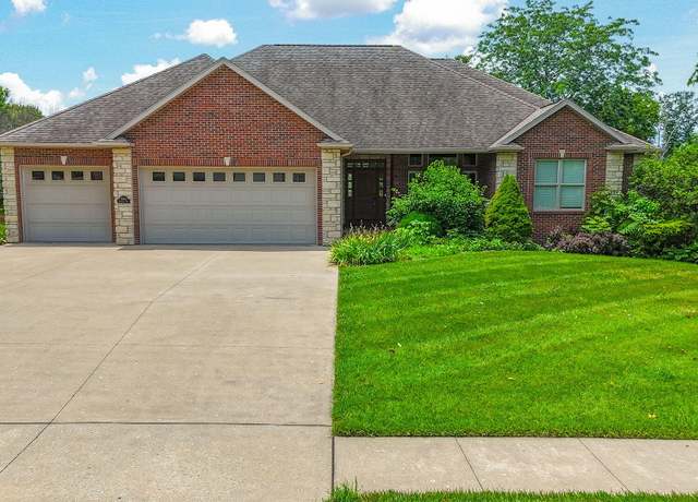 Property at 5304 Thornbrook Pkwy, Columbia, MO 65203, 5 beds, 3.5 baths