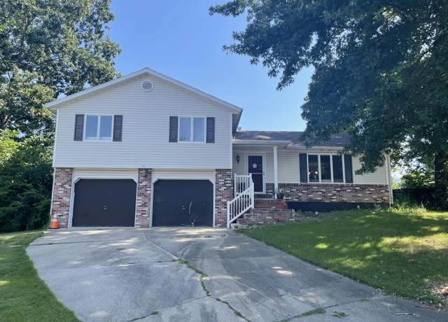Property at 817 Cypress Ln, Columbia, MO 65203, 3 beds, 2.5 baths