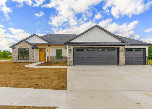 Property at 317 W Jaxon St, Sturgeon, MO 65284, 3 beds, 2 baths