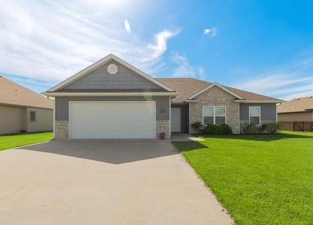 Property at 5611 Abercorn Dr, Columbia, MO 65203, 3 beds, 2 baths