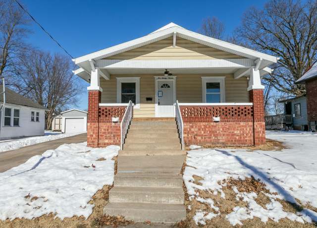 Property at 527 Farror St. St, Moberly, MO 65270, 3 beds, 2.5 baths