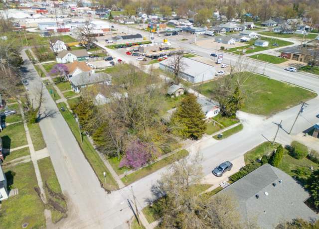 Property at 209 Jefferson Ave, Moberly, MO 65270, 2 beds, 1 bath