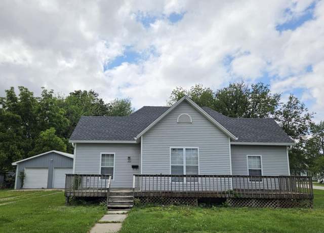Property at 303 S Hickman St, Centralia, MO 65240, 3 beds, 1 bath