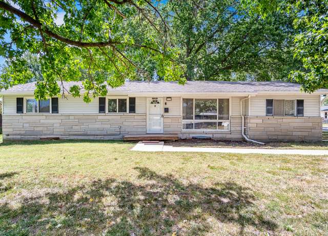 Property at 2708 W Broadway, Columbia, MO 65203, 5 beds, 2 baths