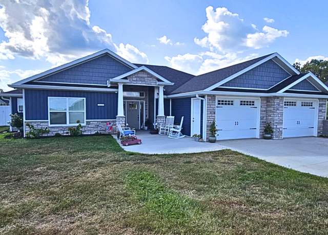 Property at 215 Carel Rd, Jefferson City, MO 65109, 3 beds, 2 baths
