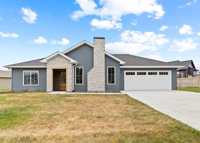 Property at 6495 Gail Ct, Hallsville, MO 65255, 3 beds, 2 baths