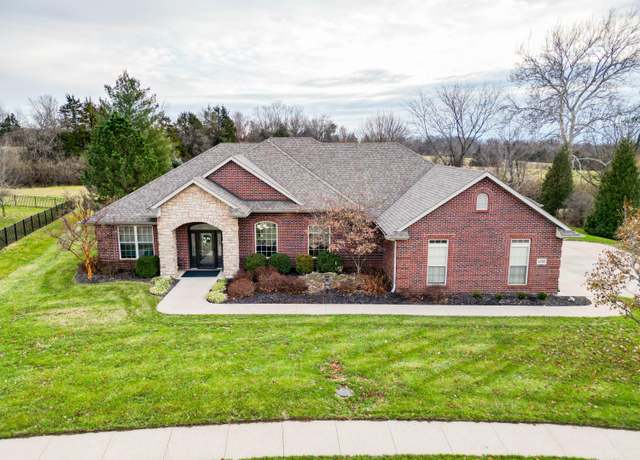 Property at 4102 Joslyn Ct, Columbia, MO 65203, 3 beds, 2.5 baths