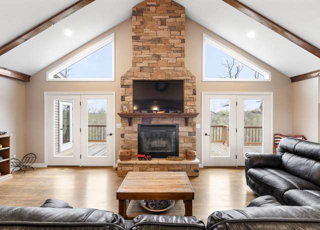 Property at 42103 Kennedy Trl, Perry, MO 63462, 4 beds, 4 baths