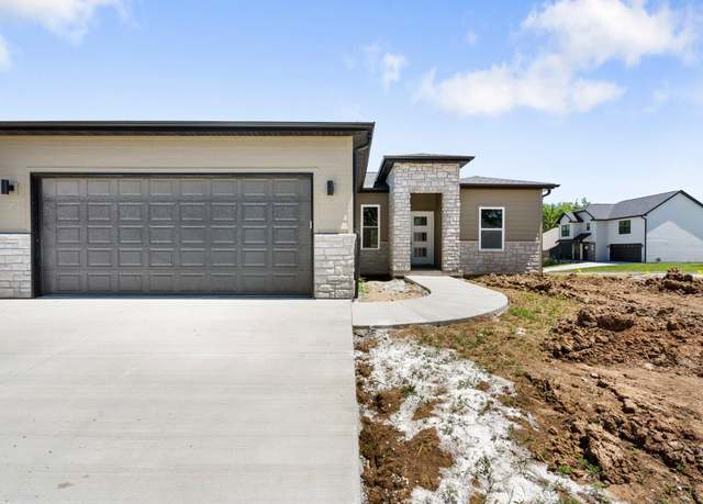 Property at 404 Sugarberry Dr, Columbia, MO 65201, 4 beds, 3 baths