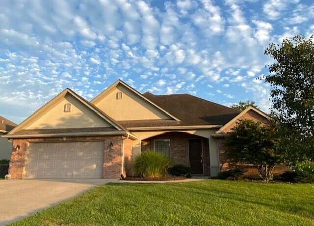 Property at 3106 Crabapple Ln, Columbia, MO 65203, 3 beds, 2 baths