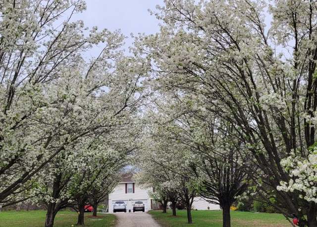 Property at 7951 N Marigold Ct, Columbia, MO 65202, 4 beds, 3.5 baths
