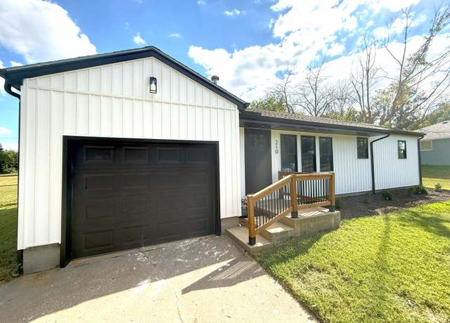 Property at 210 W Texas Ave, Columbia, MO 65202, 3 beds, 1.5 baths