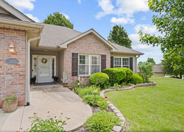 Property at 305 Jackal Dr, Columbia, MO 65202, 3 beds, 2 baths