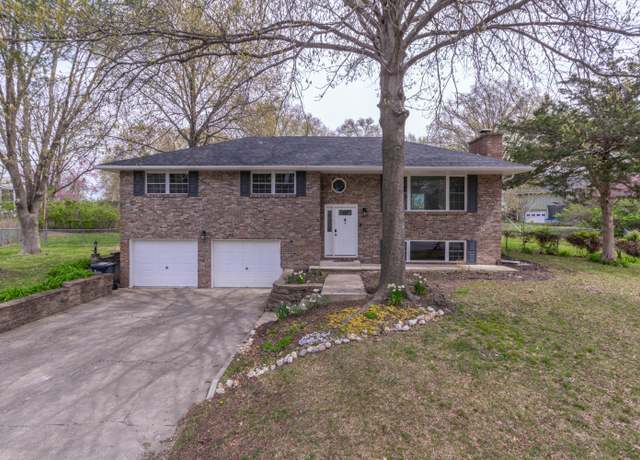 Property at 205 Ellis Ct, Columbia, MO 65203, 4 beds, 3 baths