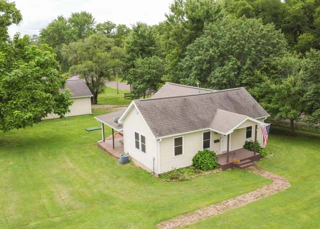 Property at 400 E Lake St, Marceline, MO 64658, 2 beds, 1 bath