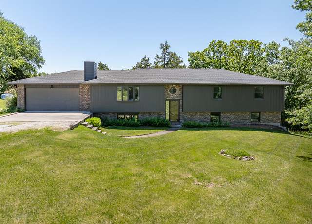 Property at 1152 E Bluebird Ln, Columbia, MO 65201, 5 beds, 3 baths