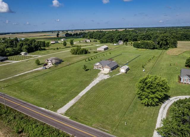 Property at 13885 N Frink Rd, Hallsville, MO 65255, 3 beds, 2 baths