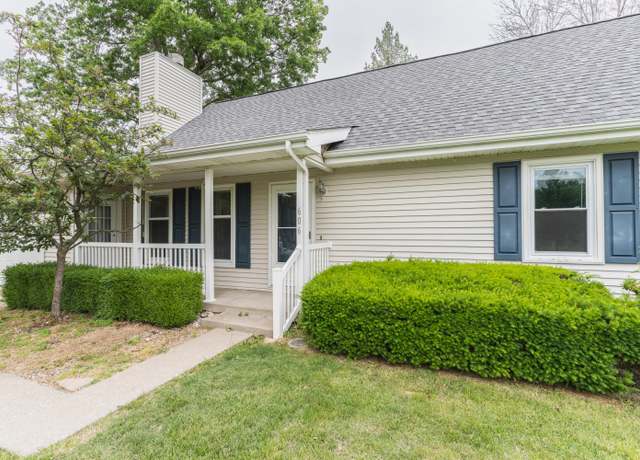 Property at 606 Wientz St, Moberly, MO 65270, 4 beds, 2 baths