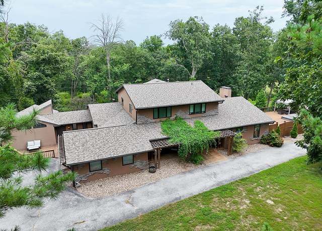 Property at 6700 S Hill Creek Rd, Columbia, MO 65203, 5 beds, 4.5 baths
