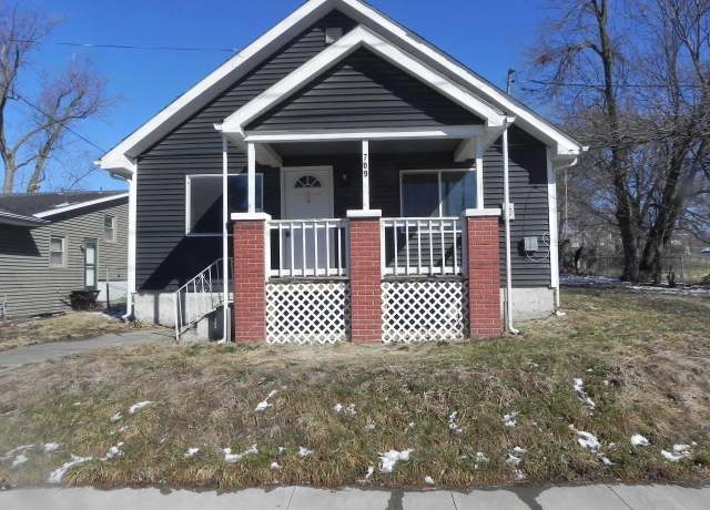 Property at 709 E Holt St, Mexico, MO 65265, 3 beds, 1 bath