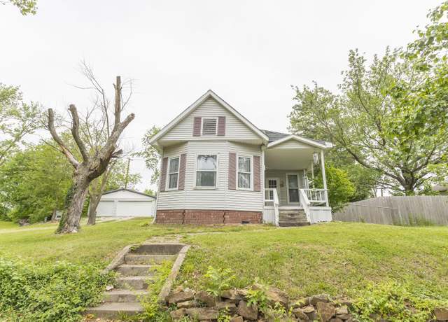 Property at 1107 Bond St, Moberly, MO 65270, 3 beds, 2 baths