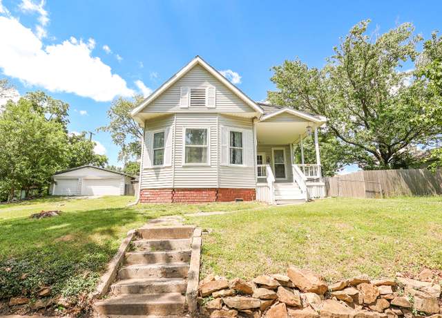 Property at 1107 Bond St, Moberly, MO 65270, 3 beds, 2 baths
