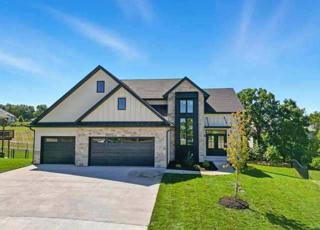Property at 469 Bandon Dunes Ct, Columbia, MO 65201, 4 beds, 2.5 baths