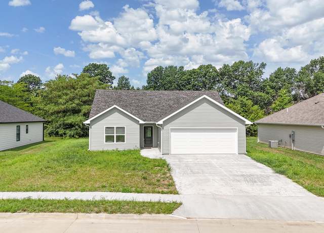 Property at 1203 Stonebridge Ln, Moberly, MO 65270, 3 beds, 2 baths