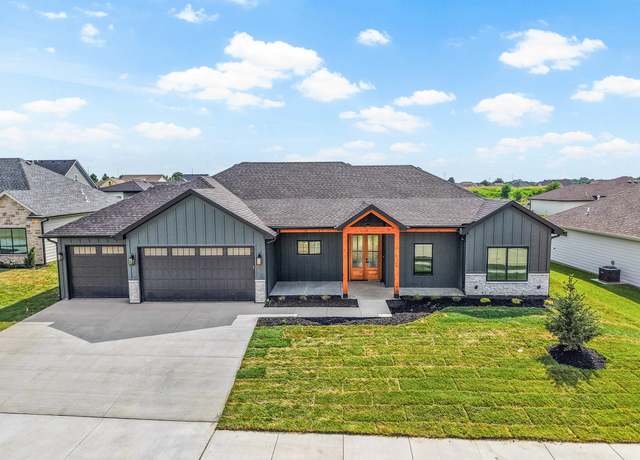 Property at 1013 Brockton Dr, Columbia, MO 65201, 4 beds, 2 baths