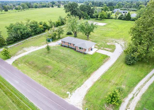Property at 910 E St. Eunice Rd, Fulton, MO 65251, 3 beds, 2 baths