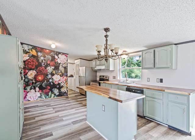 Property at 28016 River Bluff Rd, Wooldridge, MO 65287, 4 beds, 2 baths
