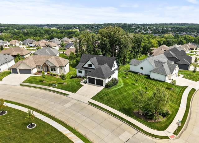 Property at 3001 Rivington Dr, Columbia, MO 65203, 6 beds, 4.5 baths