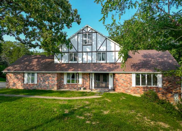 Property at 7221 Castle Rock Rd, Jefferson City, MO 65101, 5 beds, 3.5 baths
