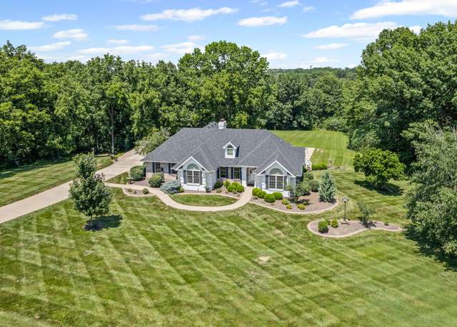 Property at 6520 S Sabine Dr, Columbia, MO 65203, 4 beds, 3.5 baths
