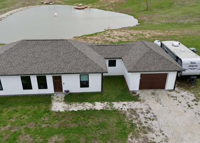Property at 12490 Arrow Wood Dr, Tebbetts, MO 65080, 2 beds, 2 baths