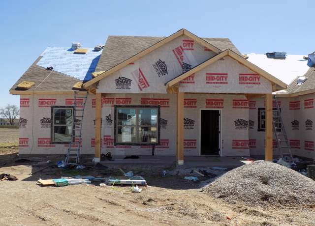 Property at 14 Carnival Ln, Centralia, MO 65240, 3 beds, 2 baths