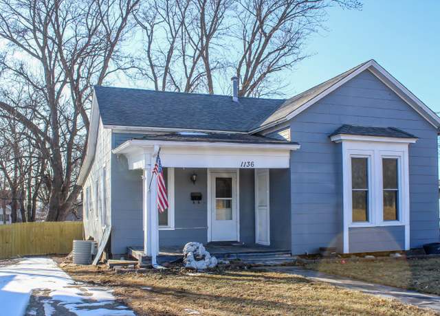 Property at 1136 Elm St, Chillicothe, MO 64601, 3 beds, 2 baths