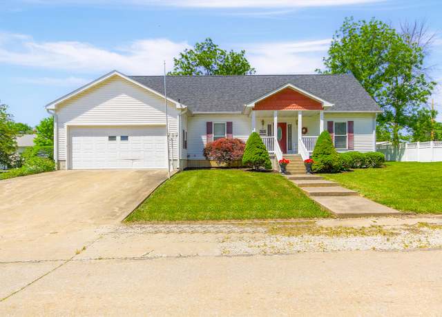 Property at 127 S Washington St, Paris, MO 65275, 5 beds, 2.5 baths
